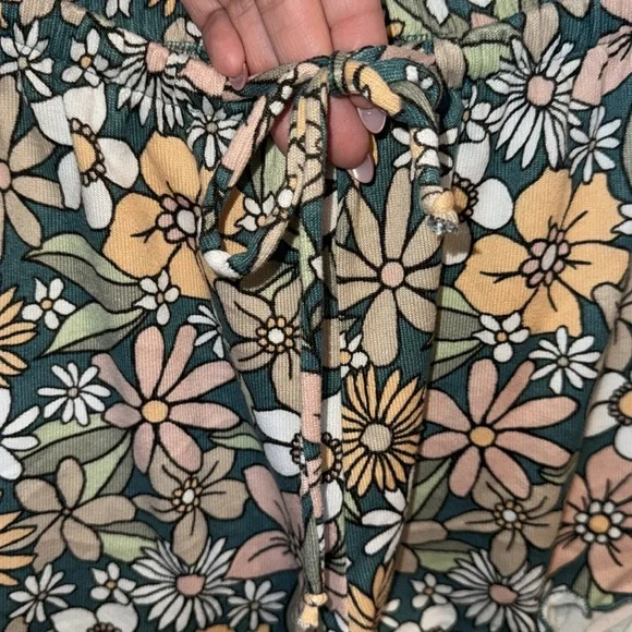 HOLLISTER GILLY HICKS- WOMENS GREEN & PINK FLORAL SLEEPWEAR SHORTS SIZE LARGE - Picture 6 of 8